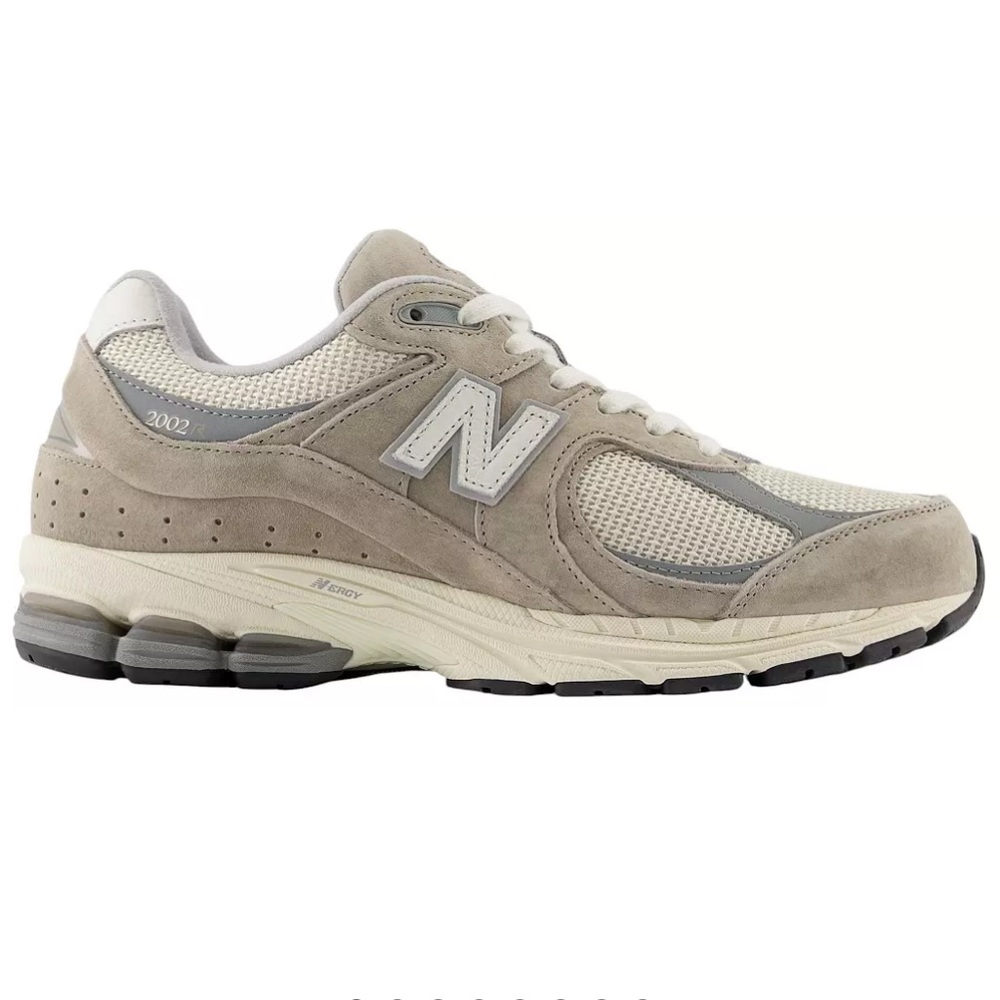 New Balance 2002R Sneakers - Beige and White